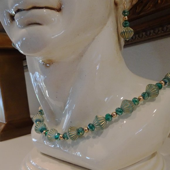 Handcrafted artisanal necklace & earring set made from Czech bicone beads - Picture 10 of 11